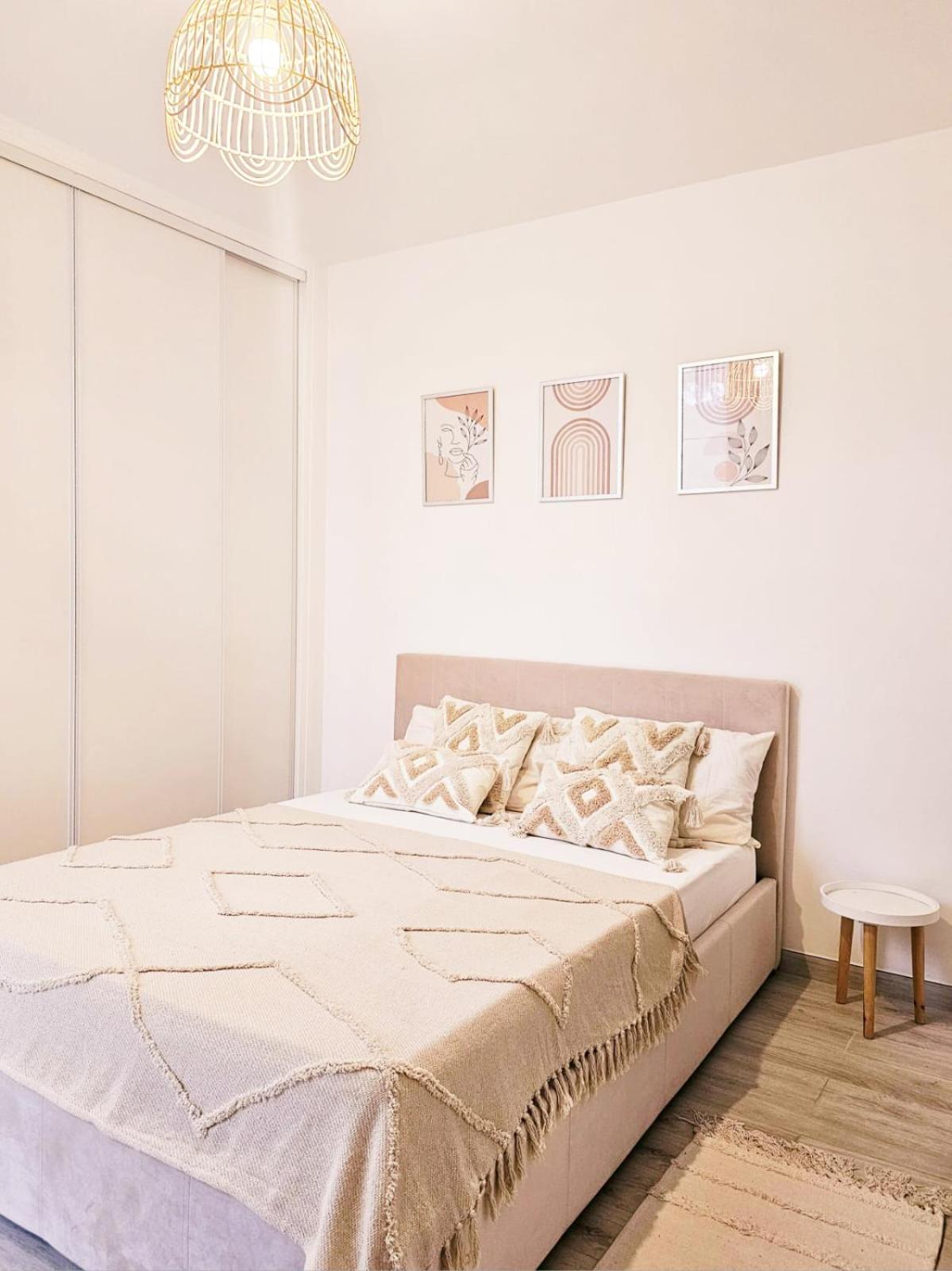 Апартаменты Bed & Breakfast - Entre Paris & Disneyland Руасси-ан-Бри Экстерьер фото